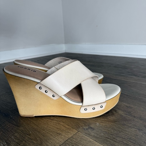 torrid Shoes - Torrid Women's Cream Wood Wedge Platform Sandals Size 12 WW